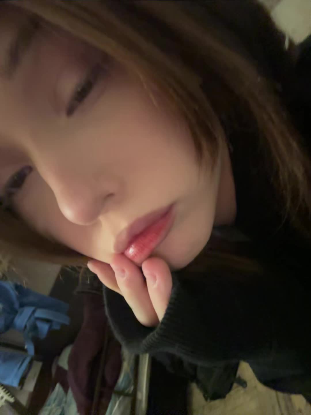 @👅