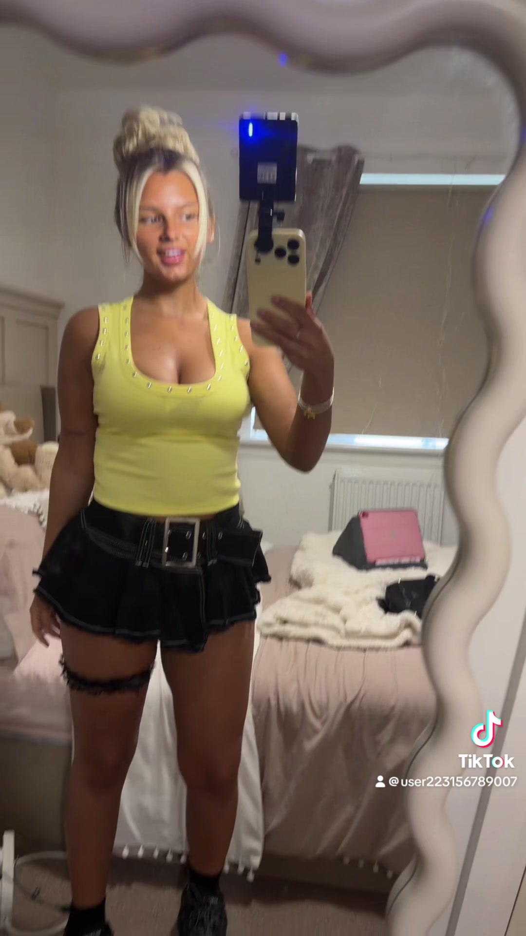 @𝐄𝐁𝐄𝐍𝐘👱🏽&zwj;♀️🍸🧘🏼&zwj;♀️✨