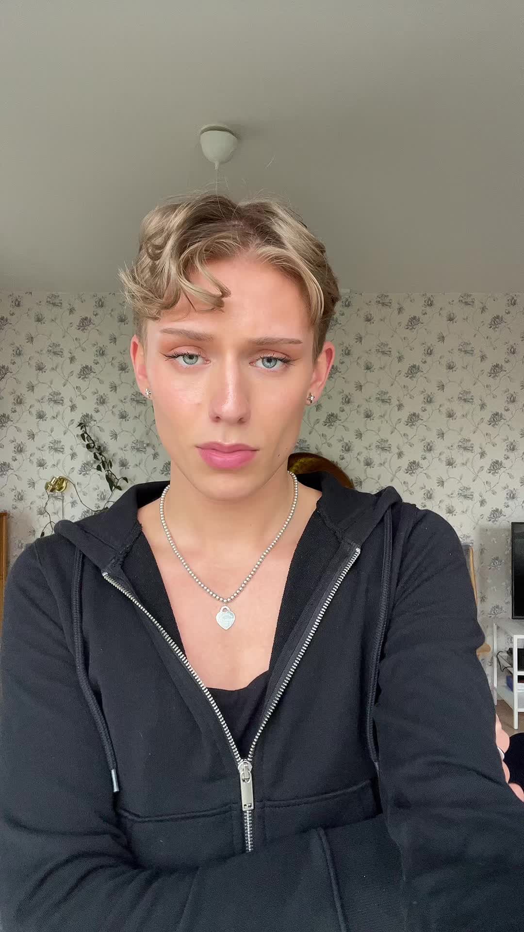 @Axelll
