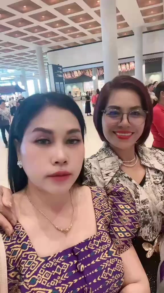@រ័ត្ន មុនី