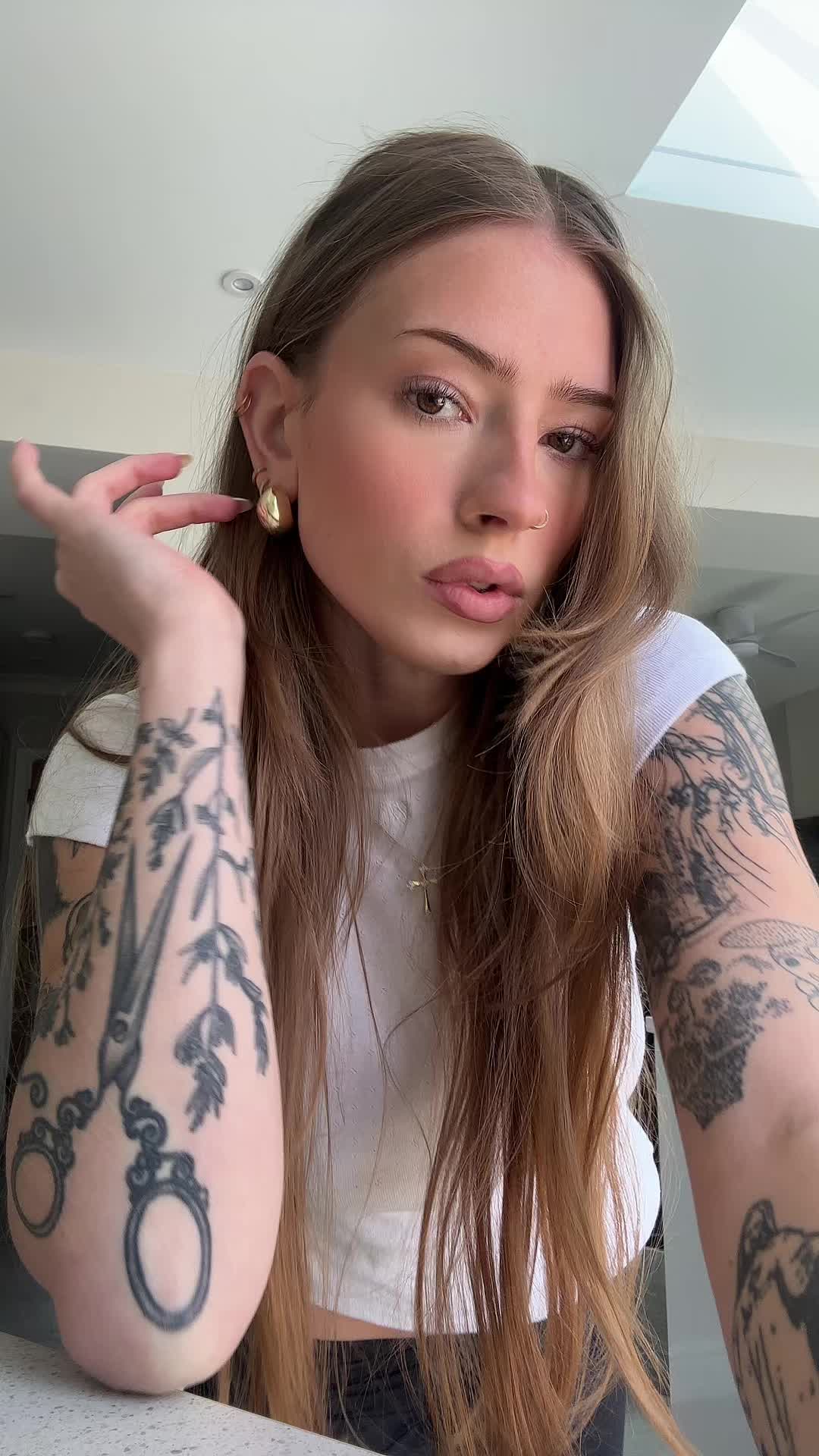 @chloella