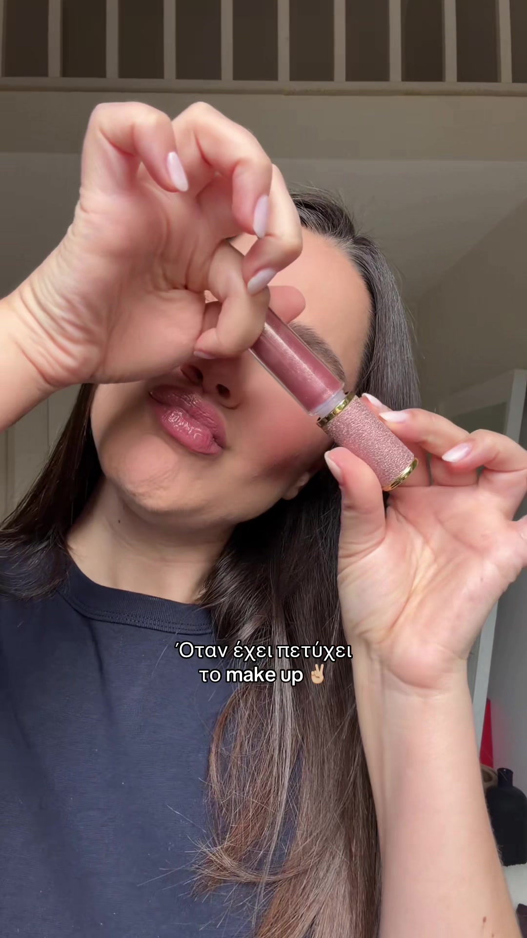 @iamzografos👩🏻&zwj;🎨