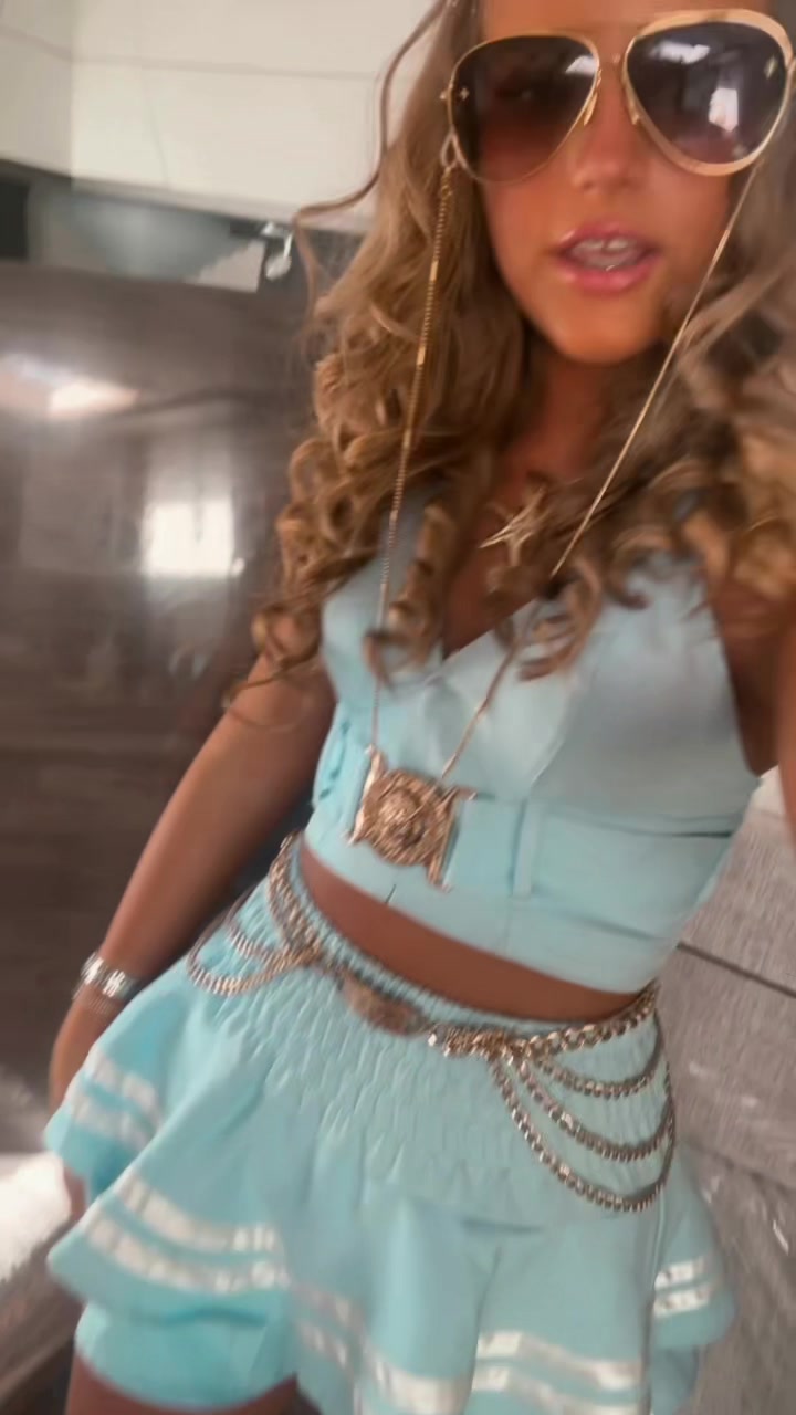 @loressaquilligan