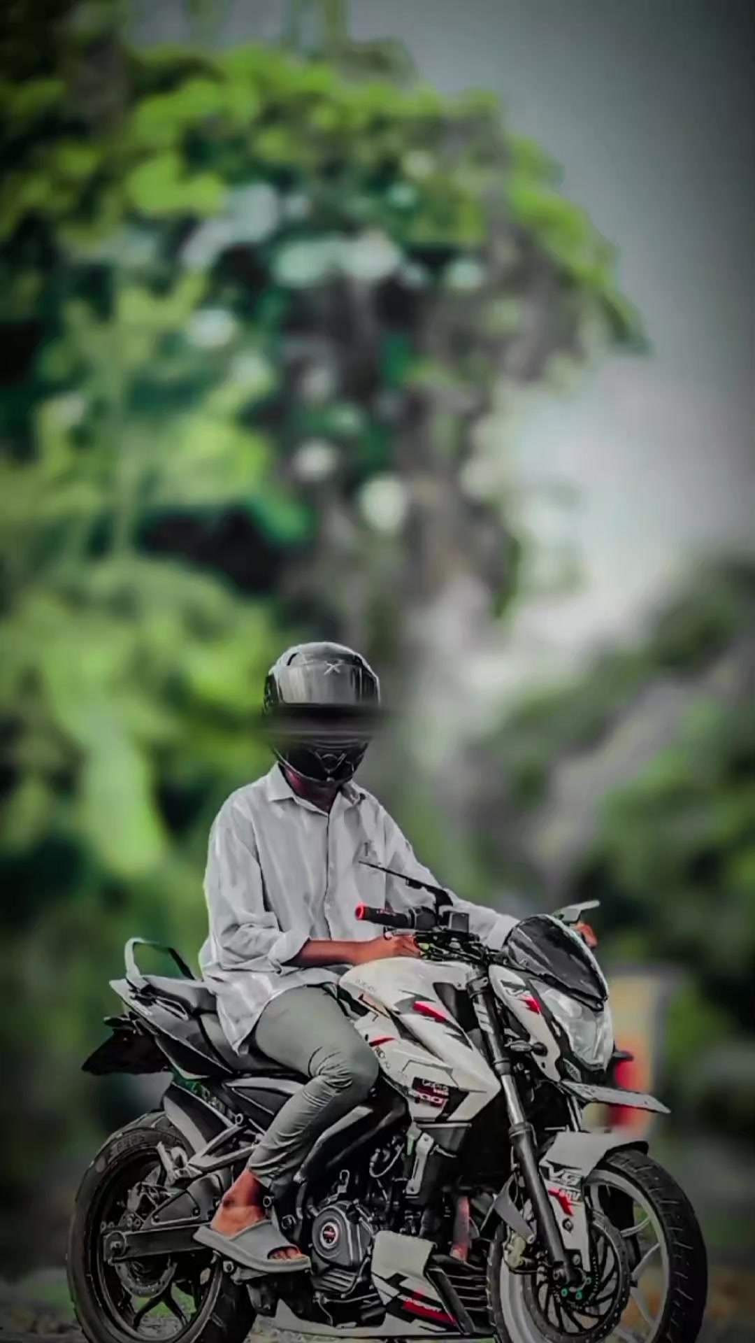 @𝙈 𝘼 𝙉 𝘾 𝙃 𝙐 🕊️