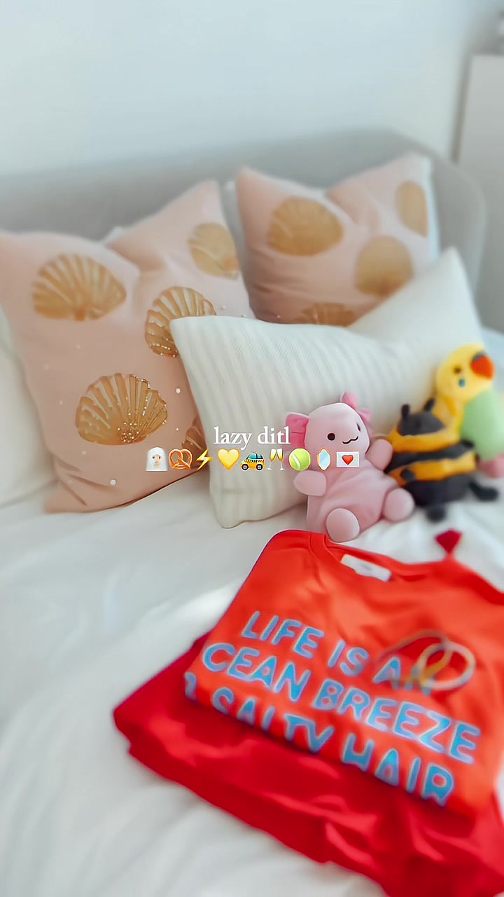 @𝐂 𝐀 𝐓 𝐀  !! 🦜🥂