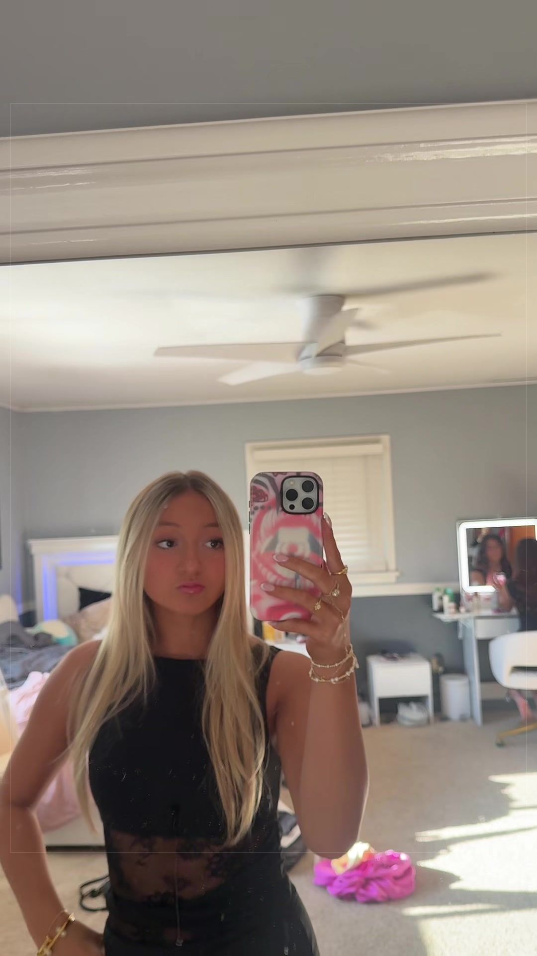 @bella