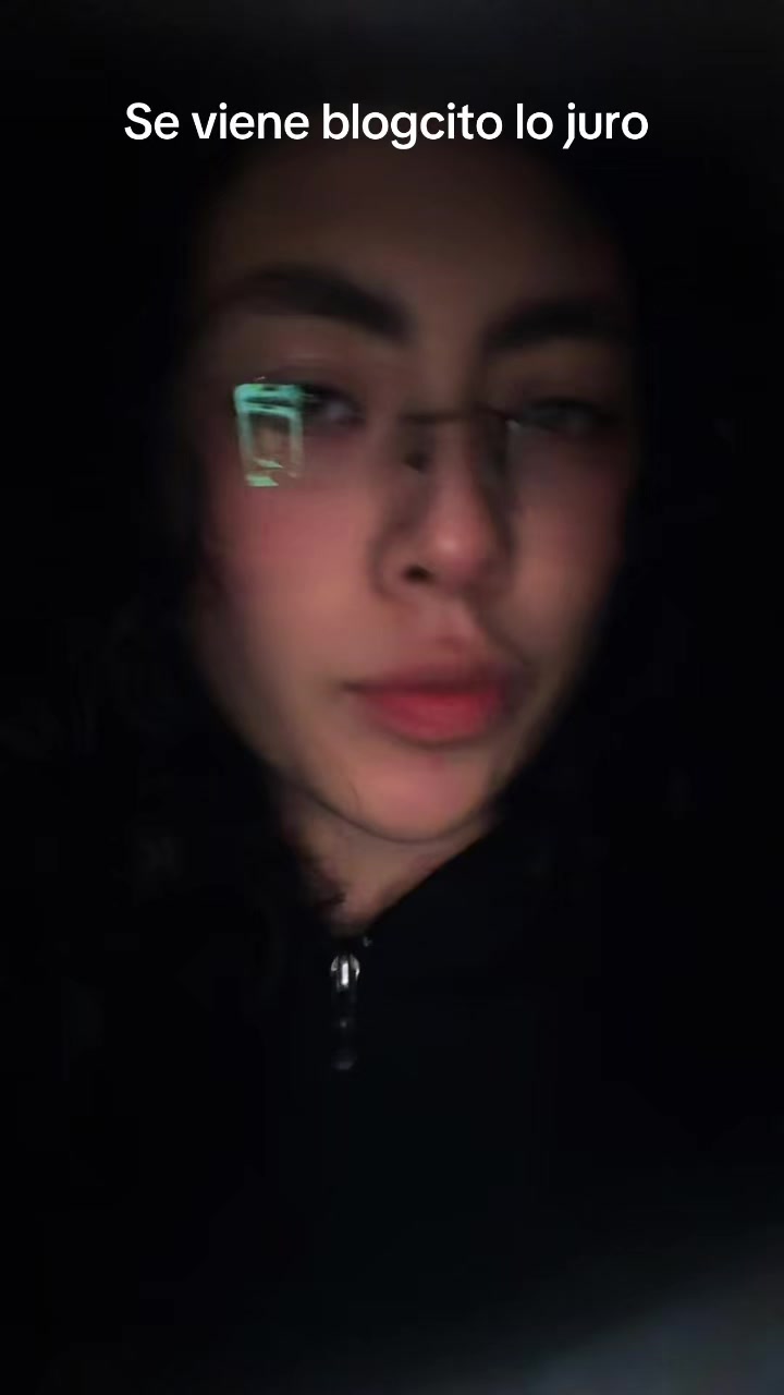 @Victoria Anah&iacute; Monro