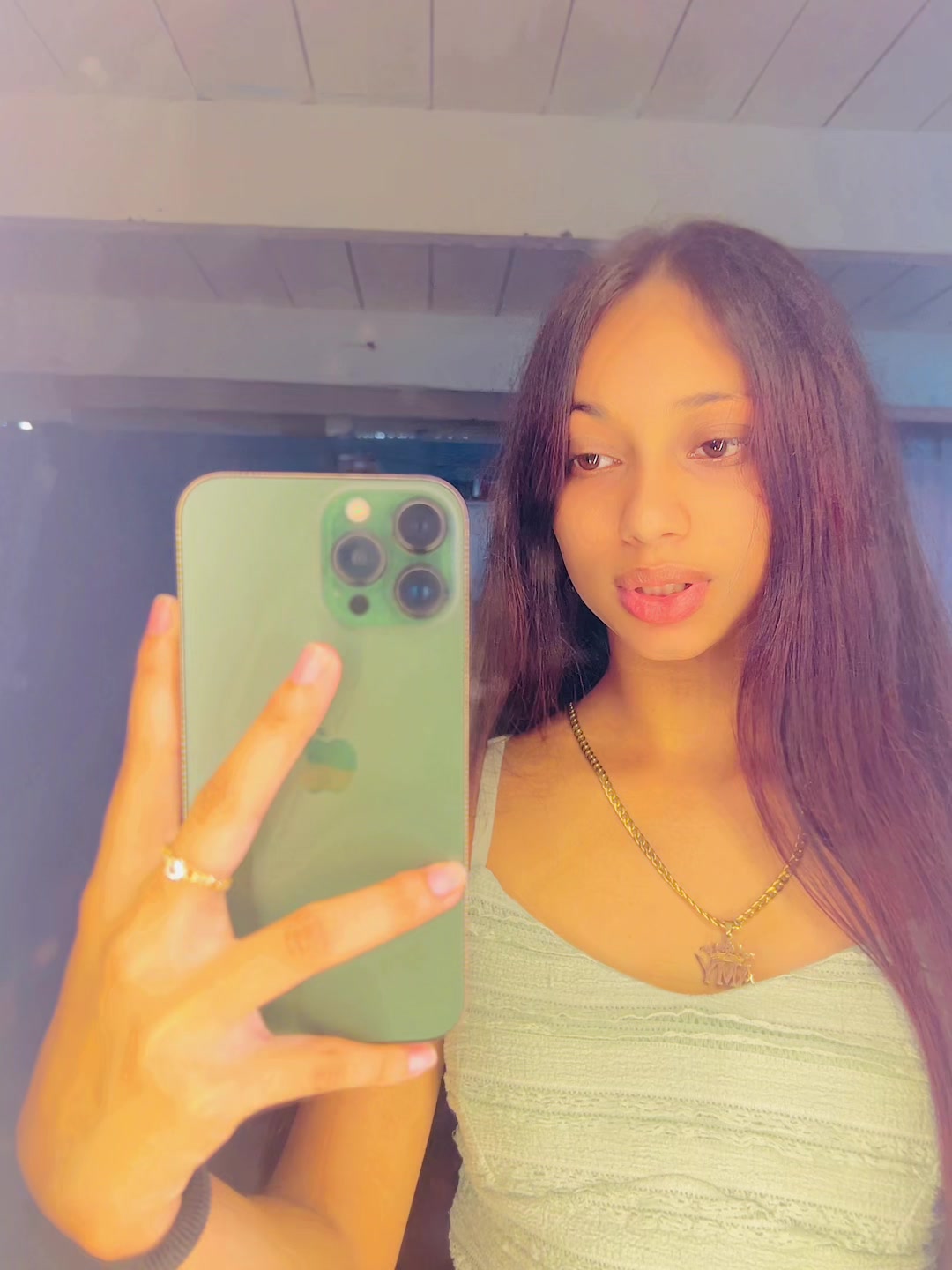@Chica🪐