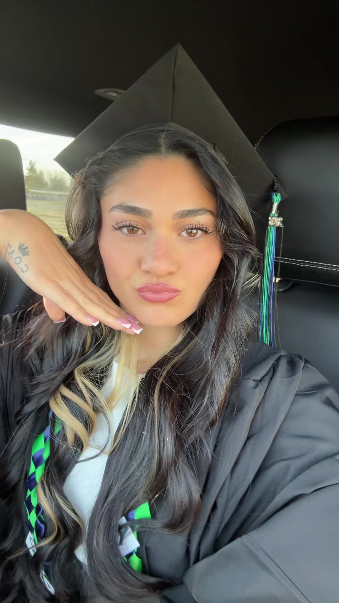 @Kayla Flores 🥳