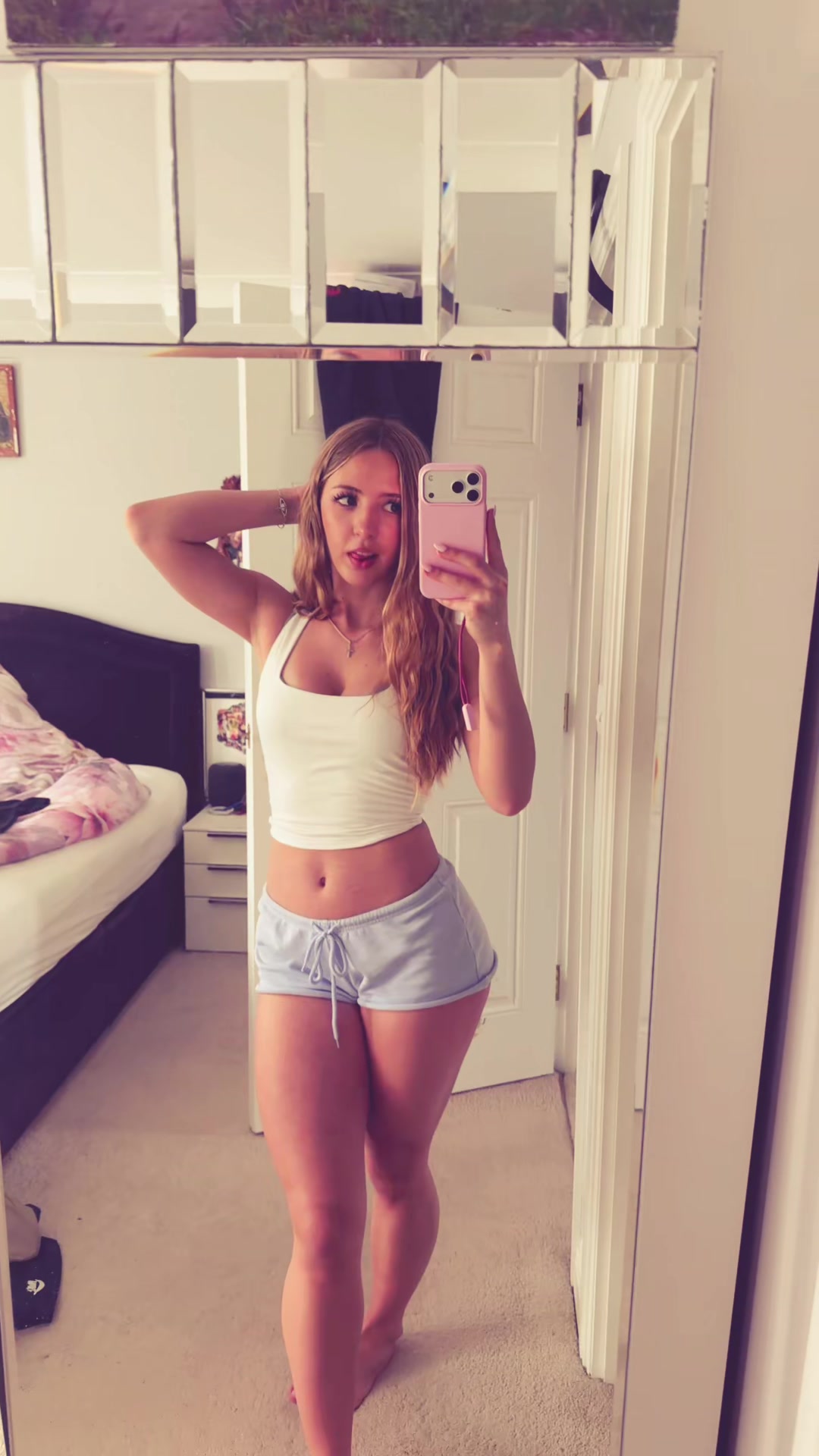 @christinalapox