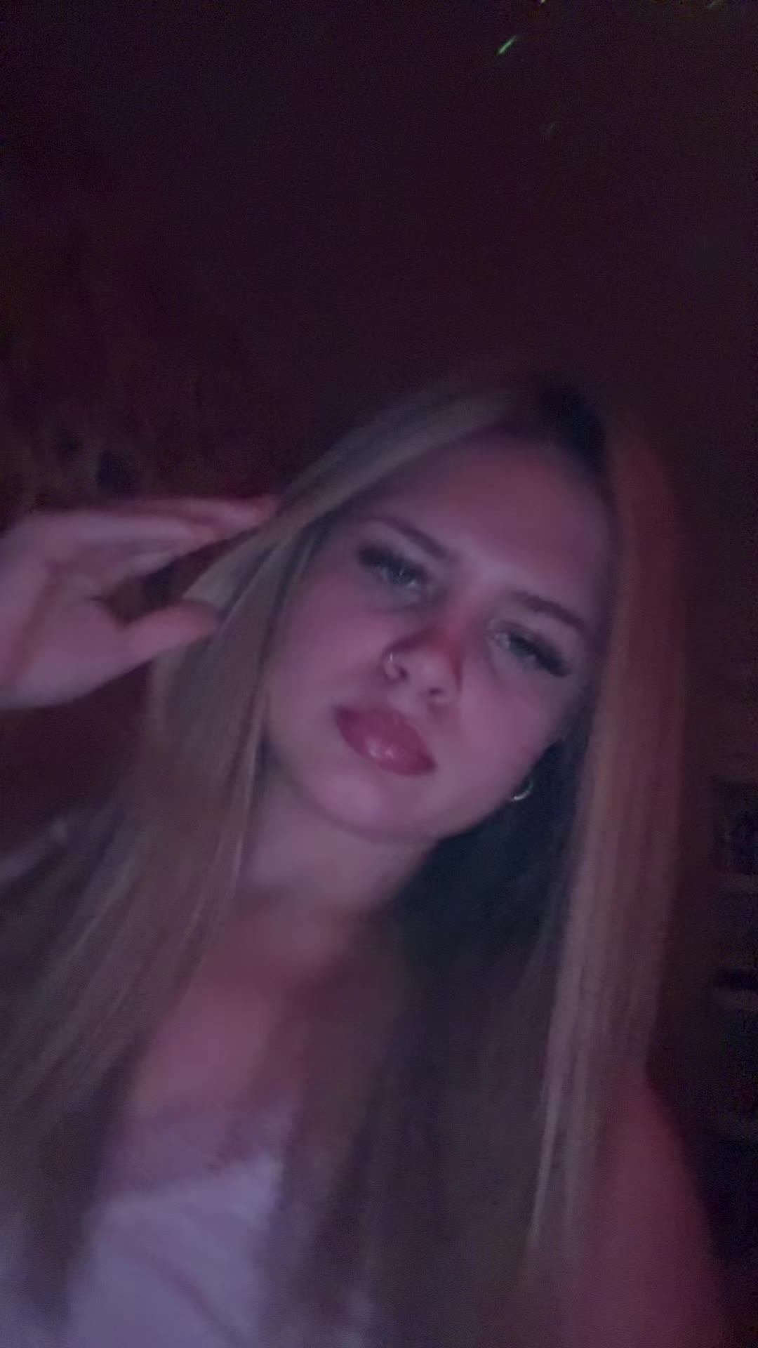@chel 🐥💛