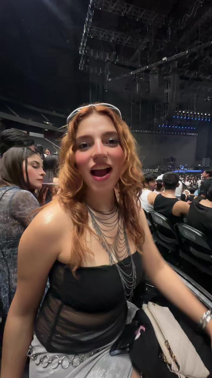 @Moniii
