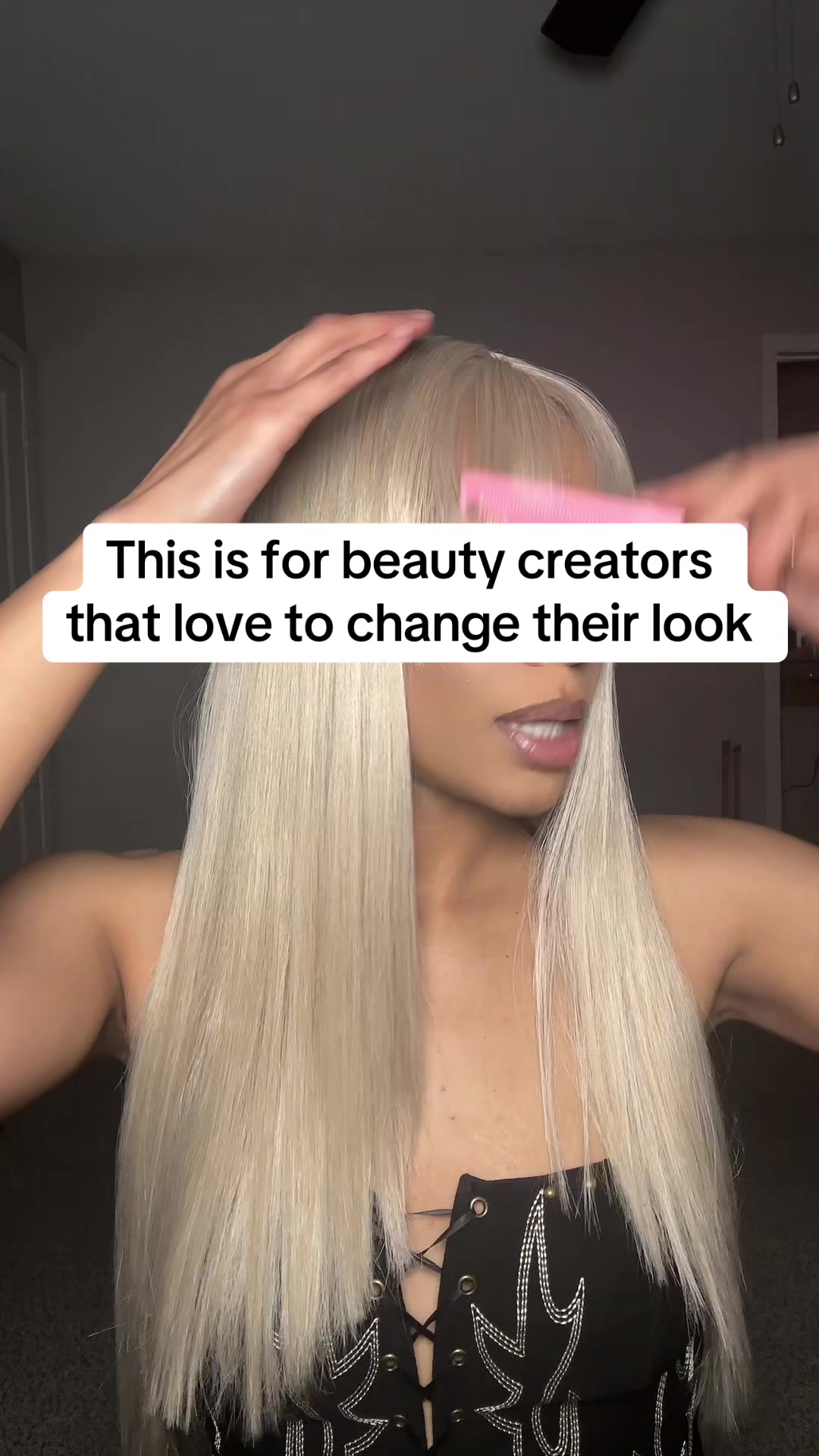 @AshMona