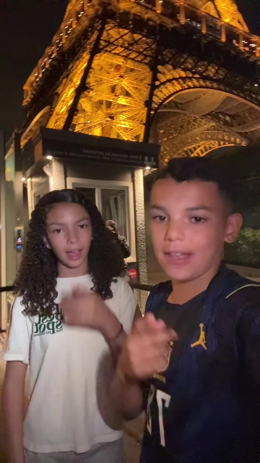 @𝐿𝑖𝑛𝑎 🥥