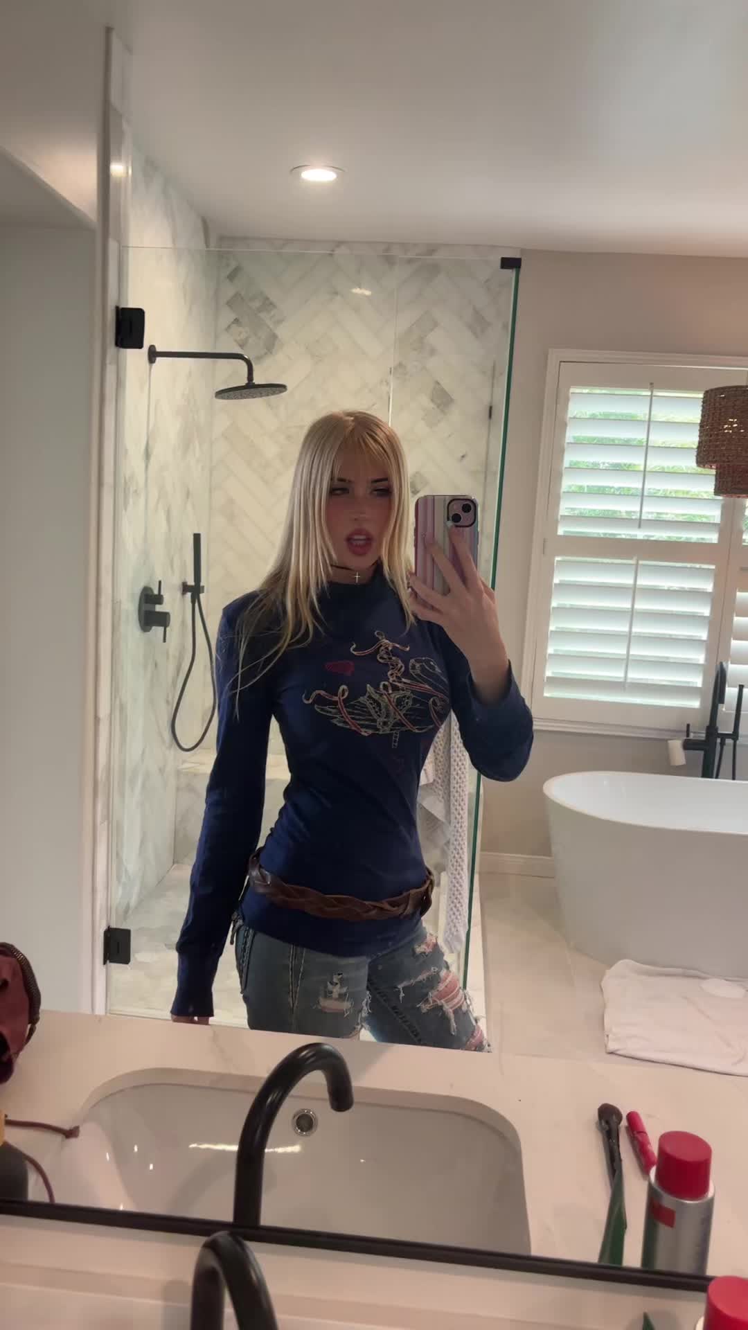 @Jillthefuckout