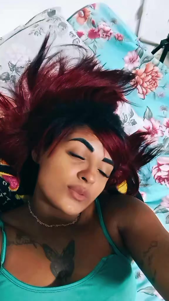 @MorenaCellya-🏳️&zwj;🌈✂️