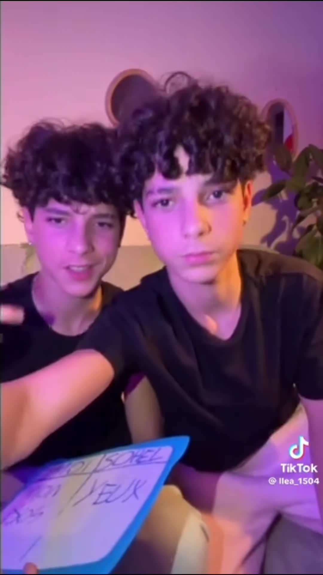@La&iuml;na_10