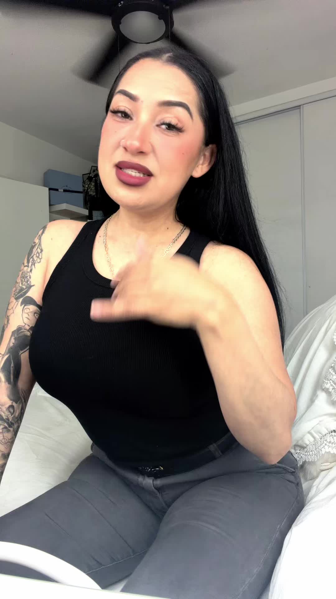 @Sandra 🖤🖤🖤