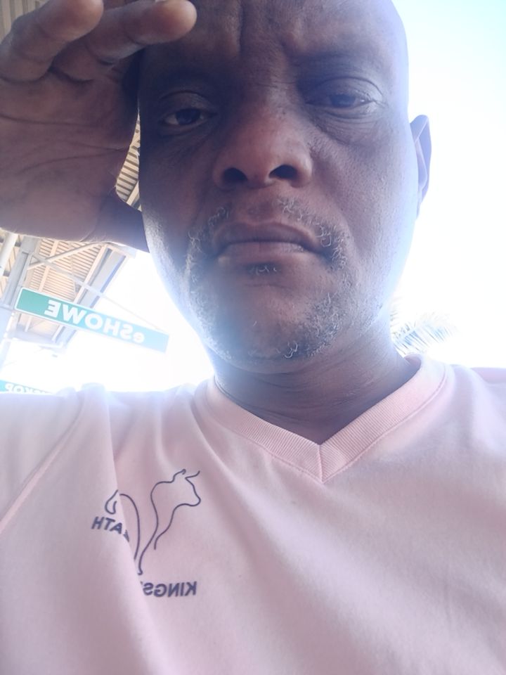 @sipho Phara