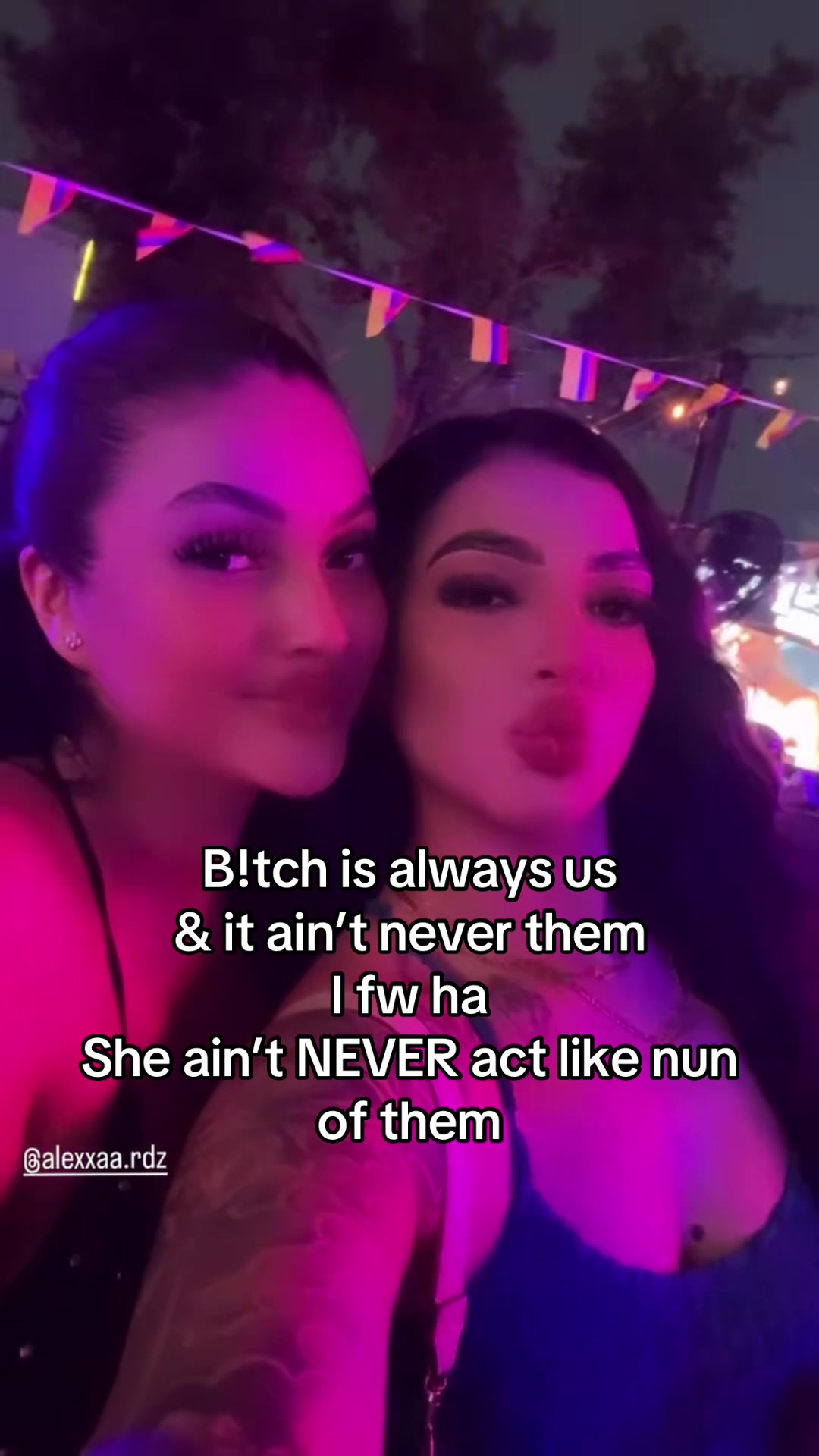@Monicaa