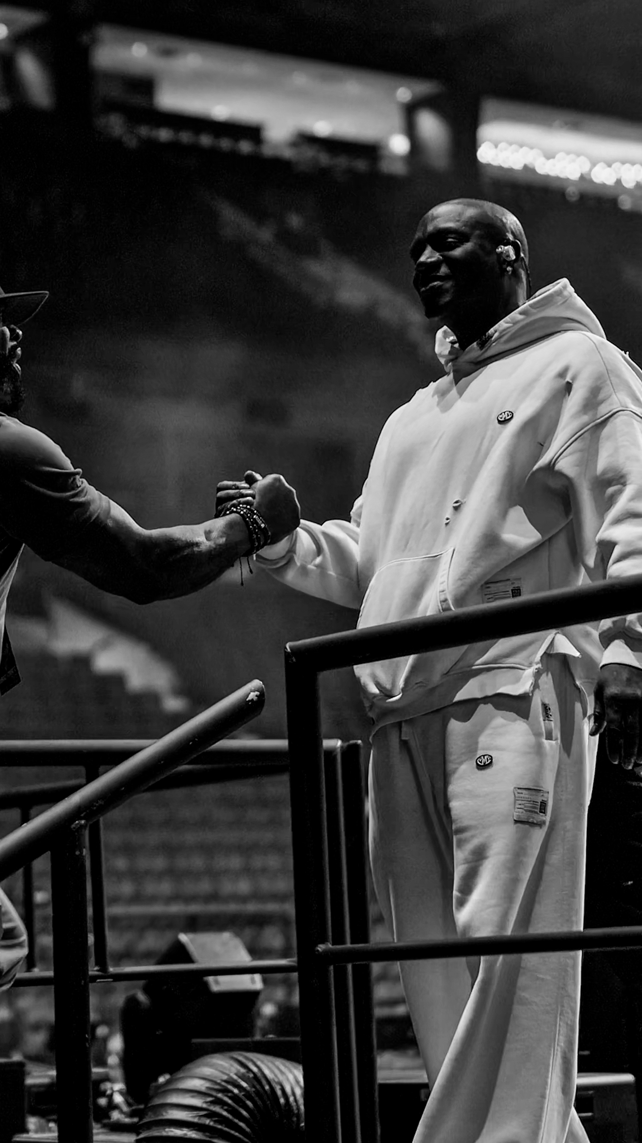 @AKON