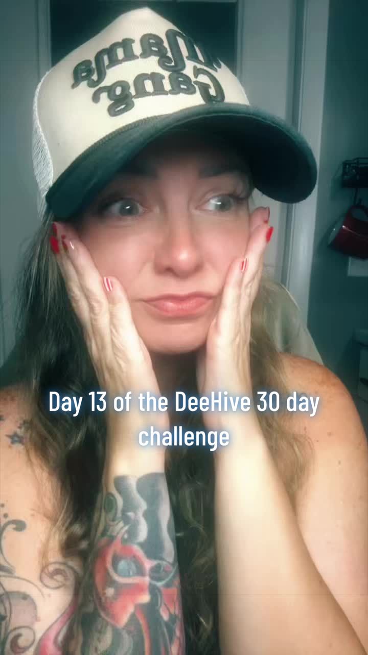 @DeeHive🖤| Relatable Lifestyle