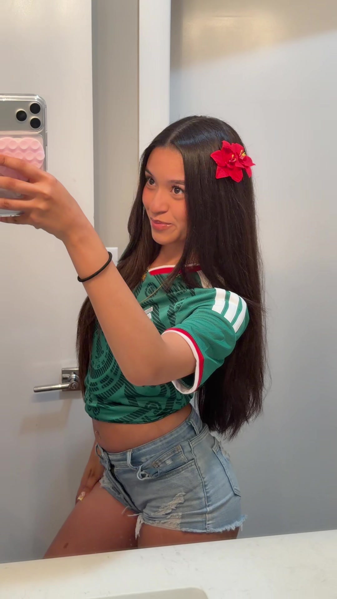 @𝓭𝓮𝓼 🍒