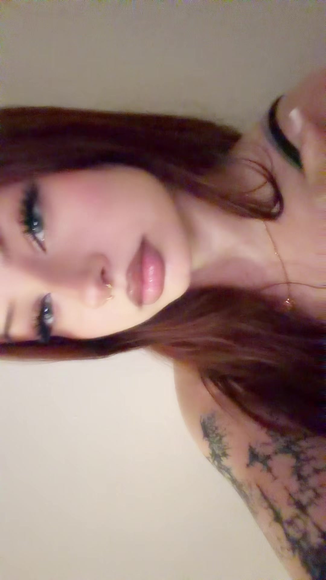 @🧝🏼♀️