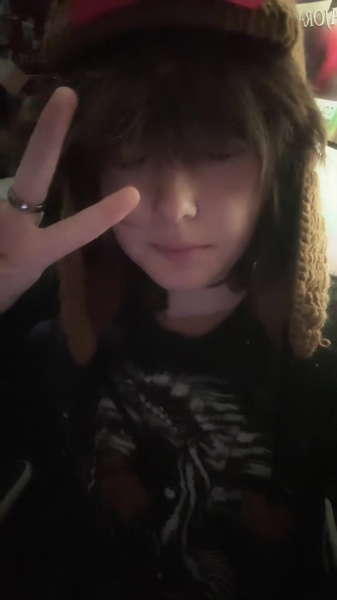 @:3