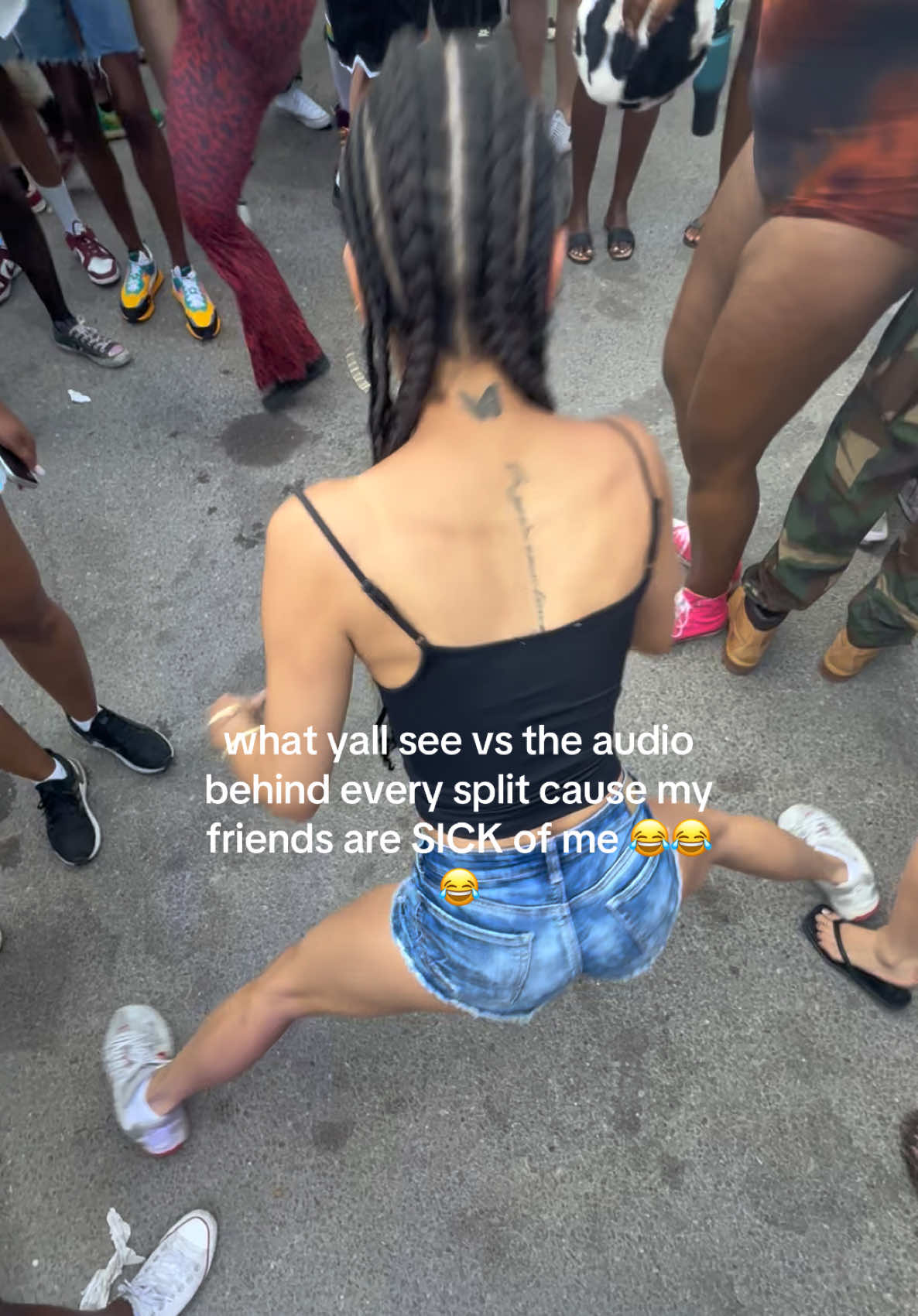 @ELLENIA MIONI
