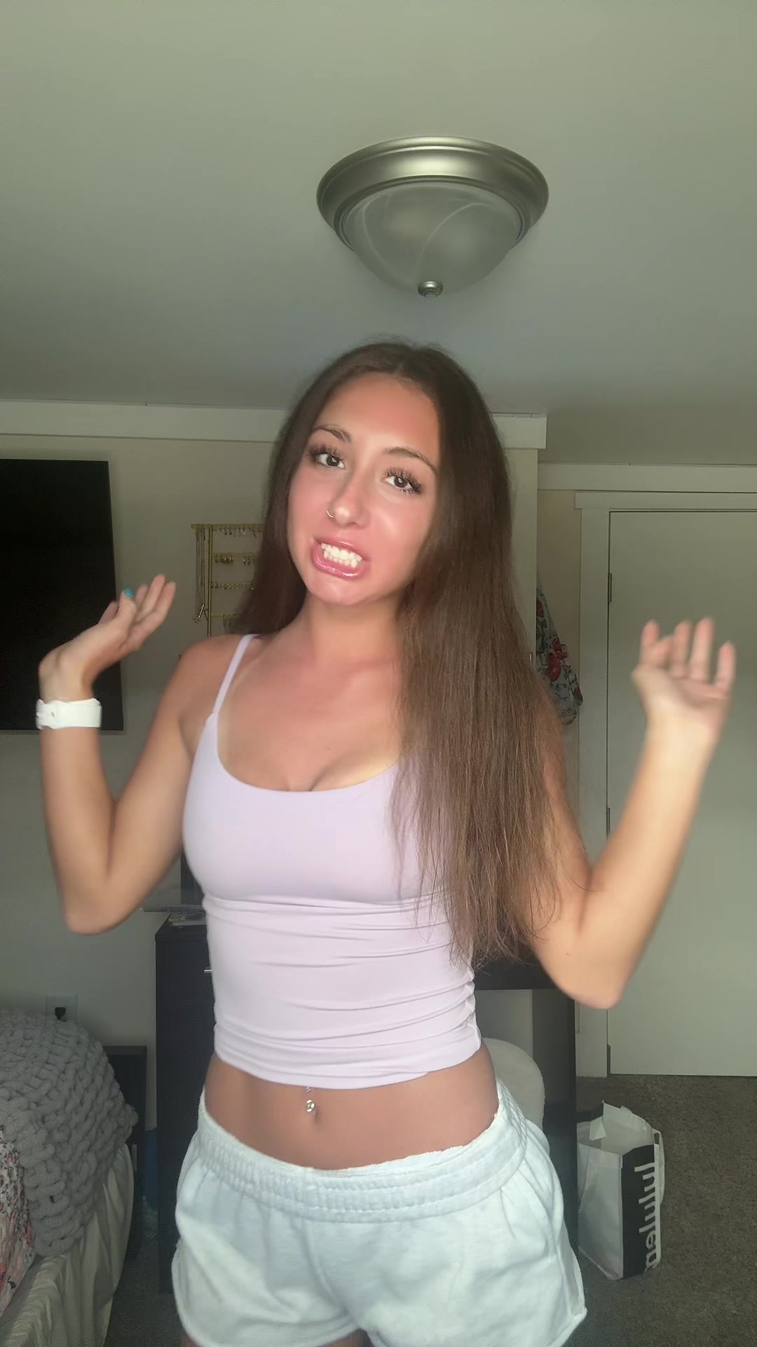 @weirdgirIhotbod