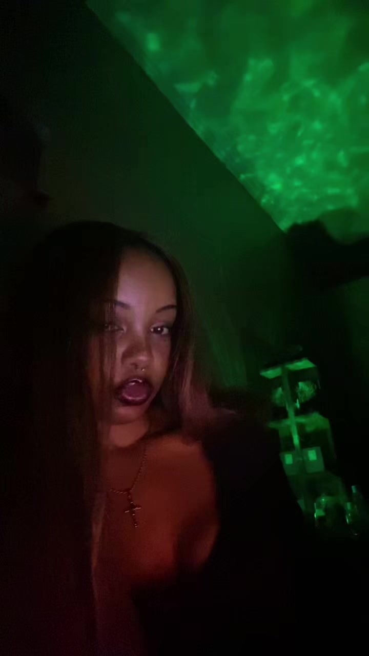 @LIVY💋