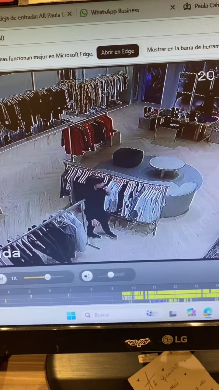 @AlejandraRios