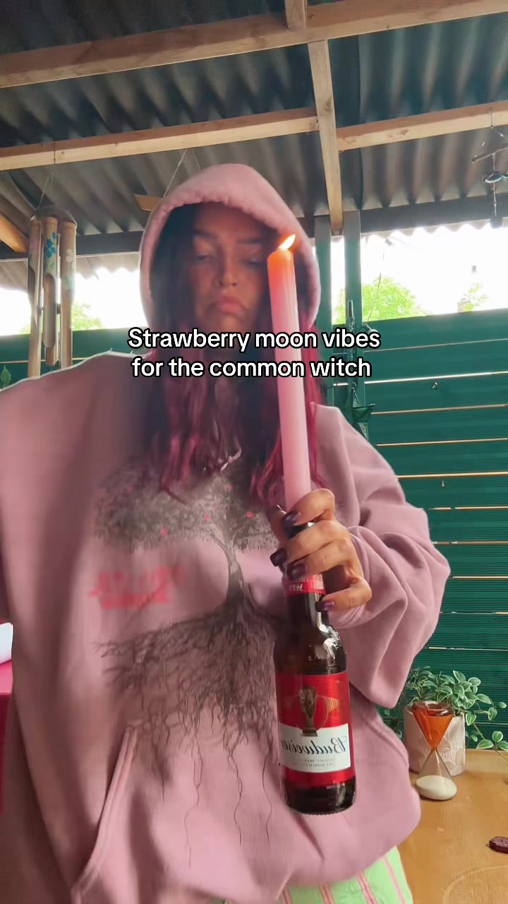 @the.wandering.witch