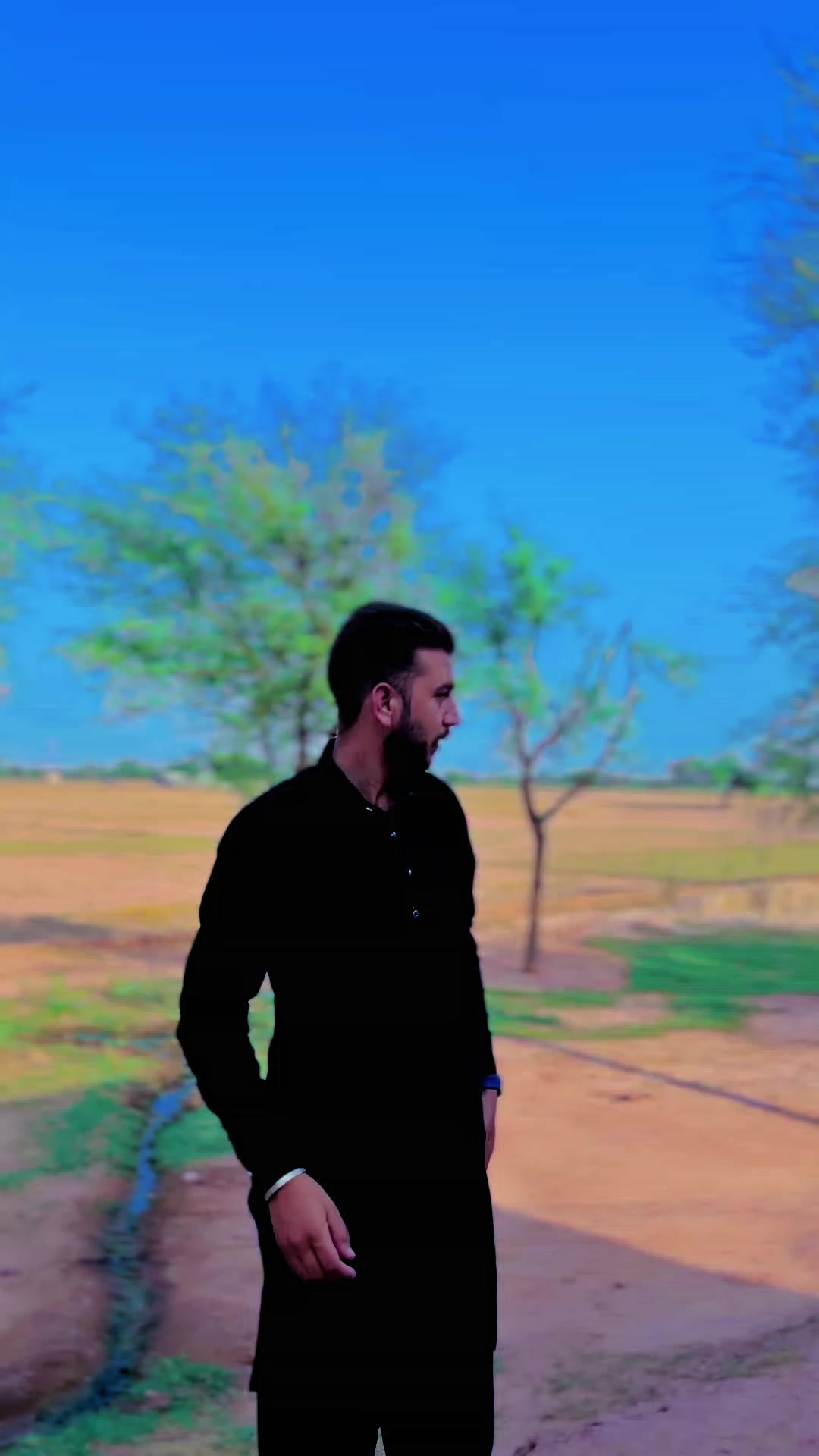 @ملک عاطف
