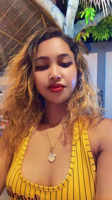@Sidonie07🇲🇬🇭🇷