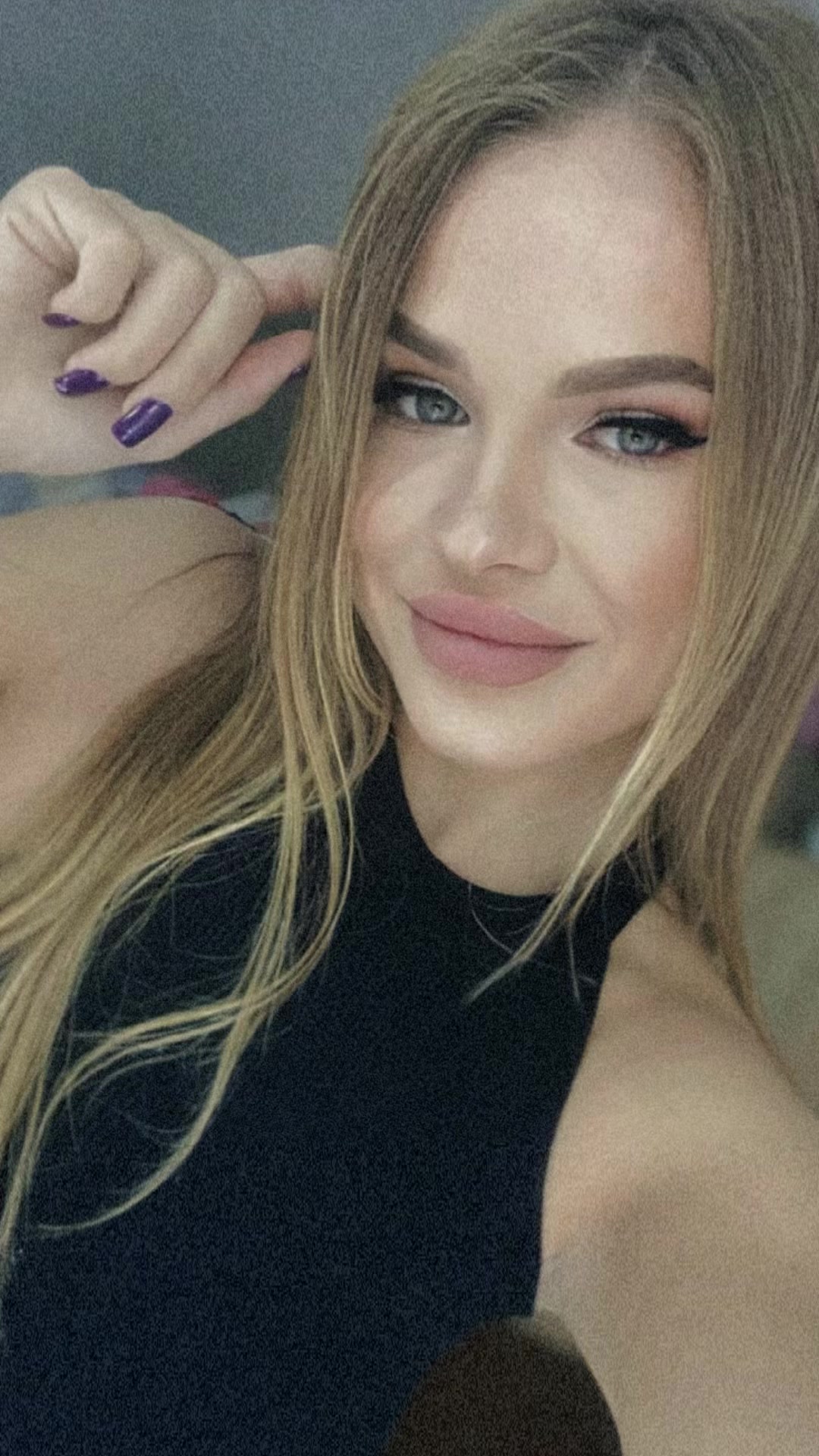 @elenacalmis425