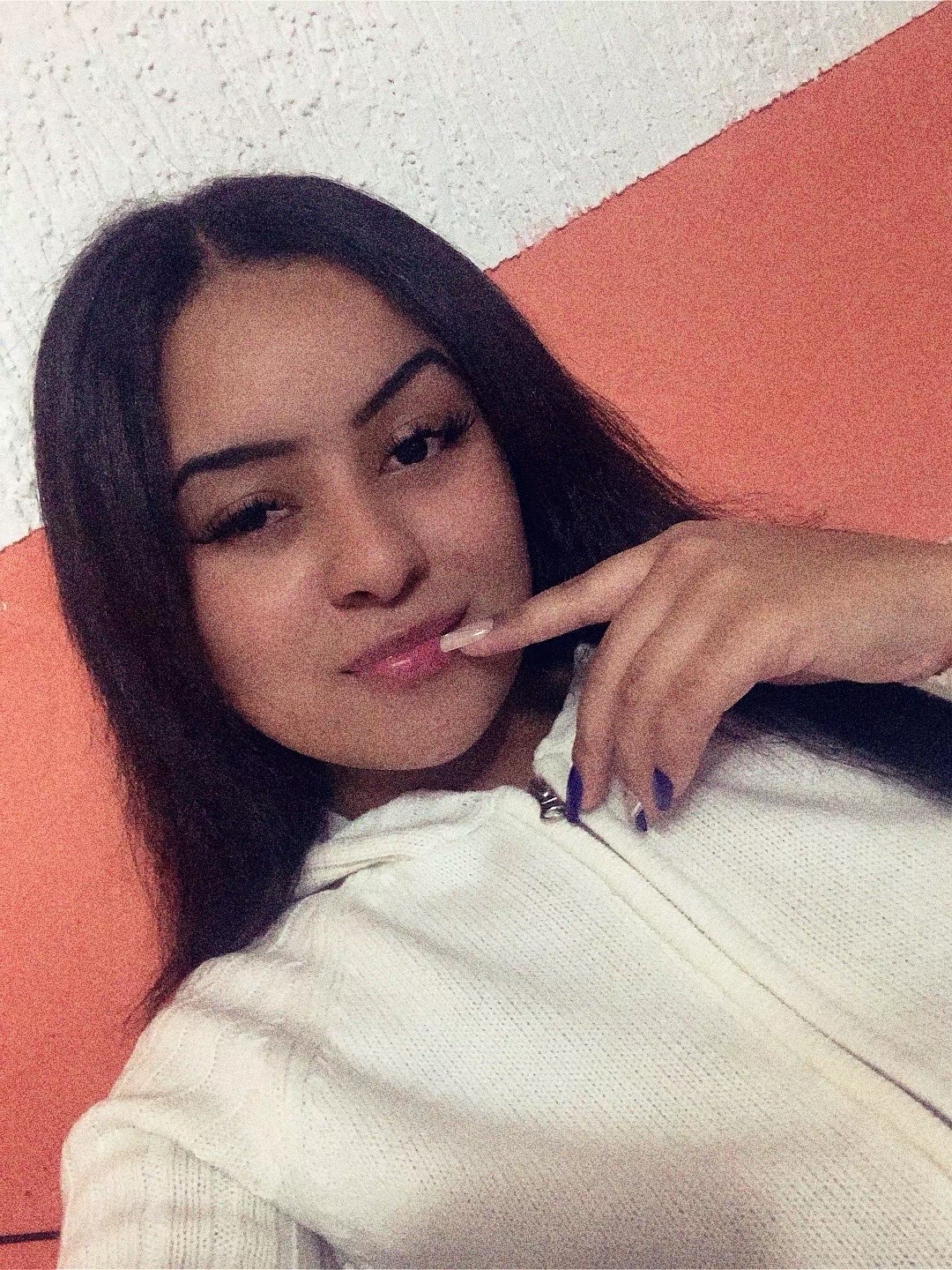 @𝒱ℯ𝓁𝓋ℯ𝓉ℬ𝓁ℴℴ𝓂𝒢𝒾𝓇𝓁 👑🩷