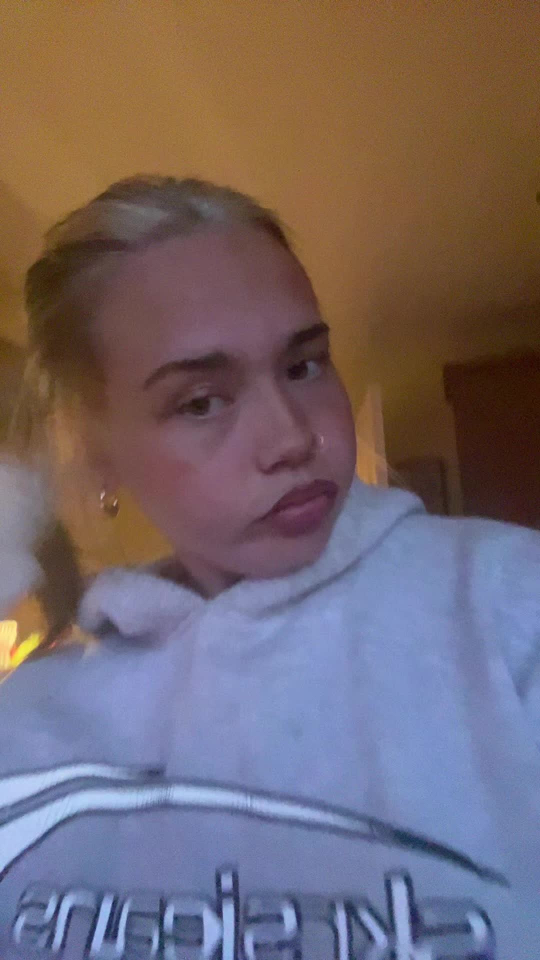 @robyn!