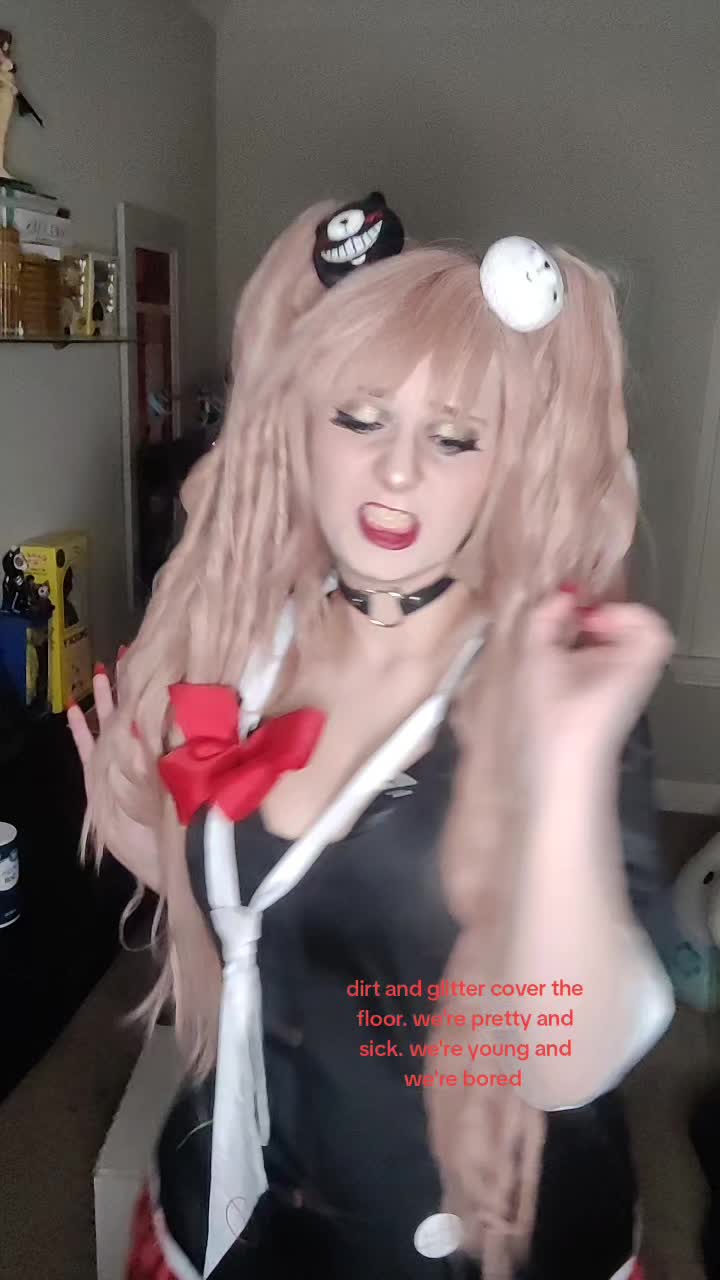 @Cosplayer antics