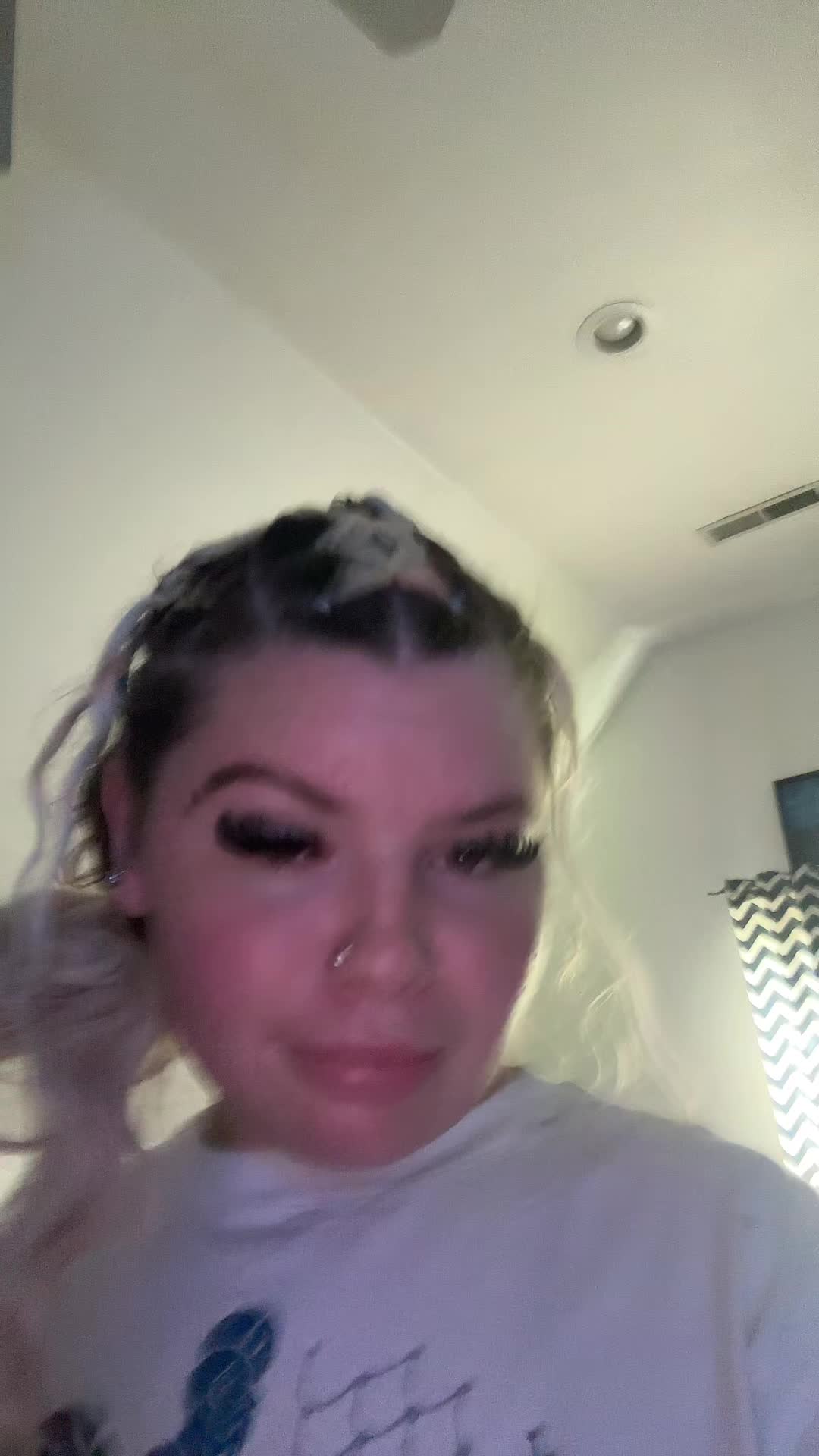 @Angel 🦋