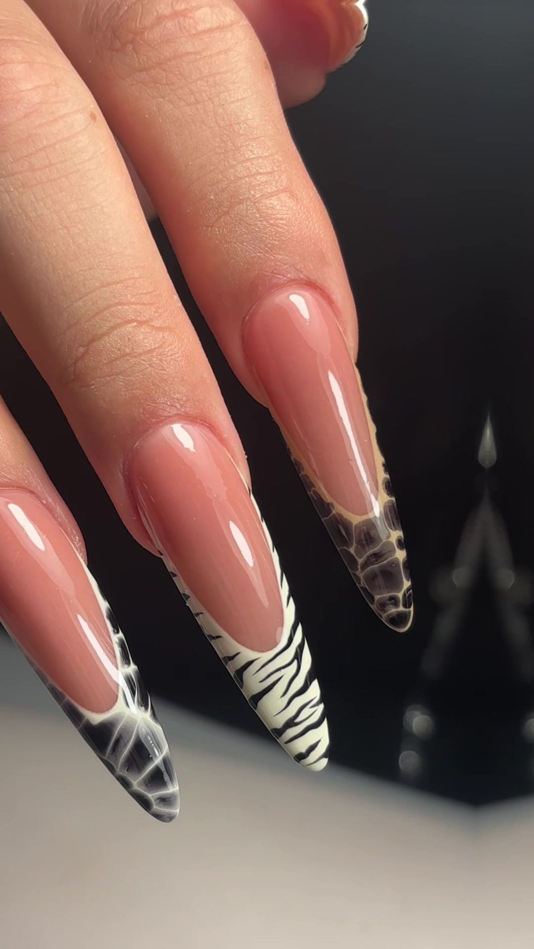 @bellaluengo.nails1