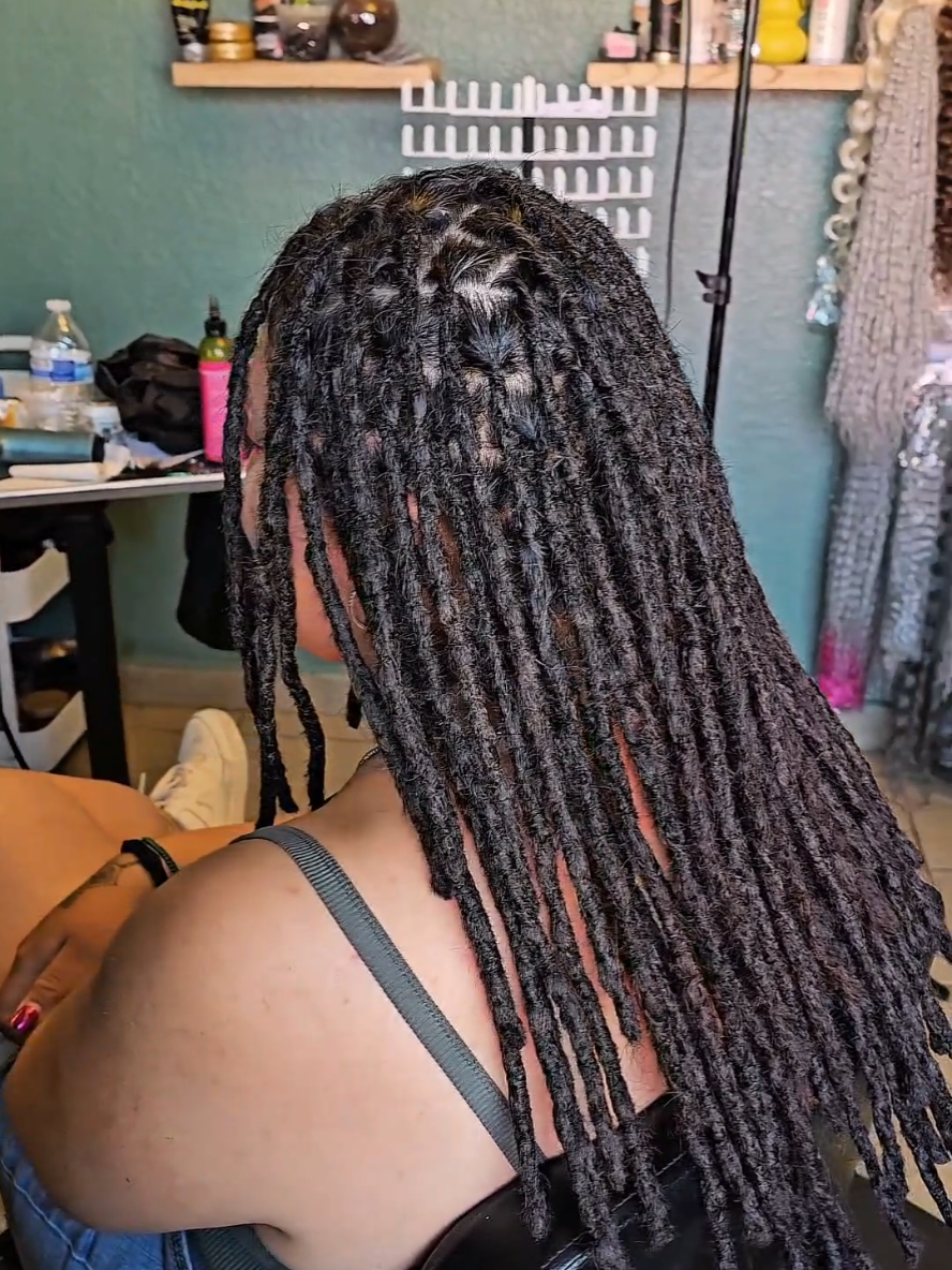 @ItzelbraidsTJ