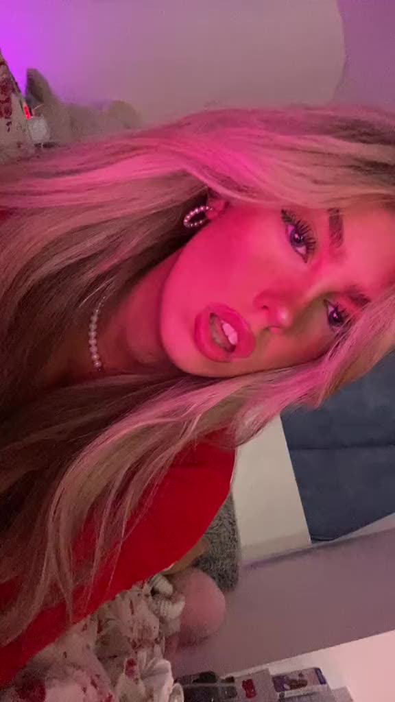 @C h a r l i n e 👸🏼