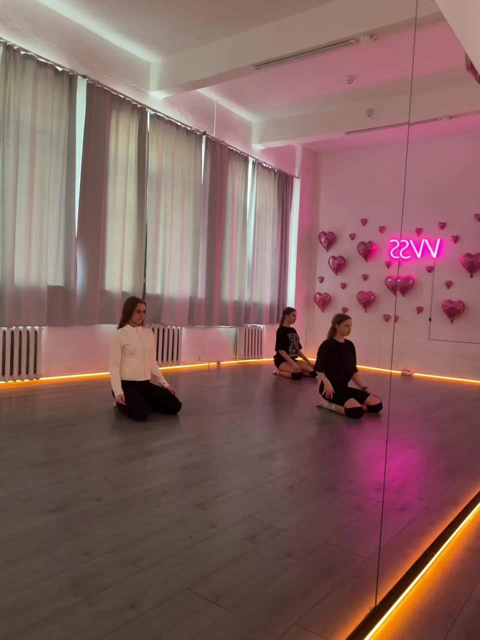 @VVS DANCE STUDIO