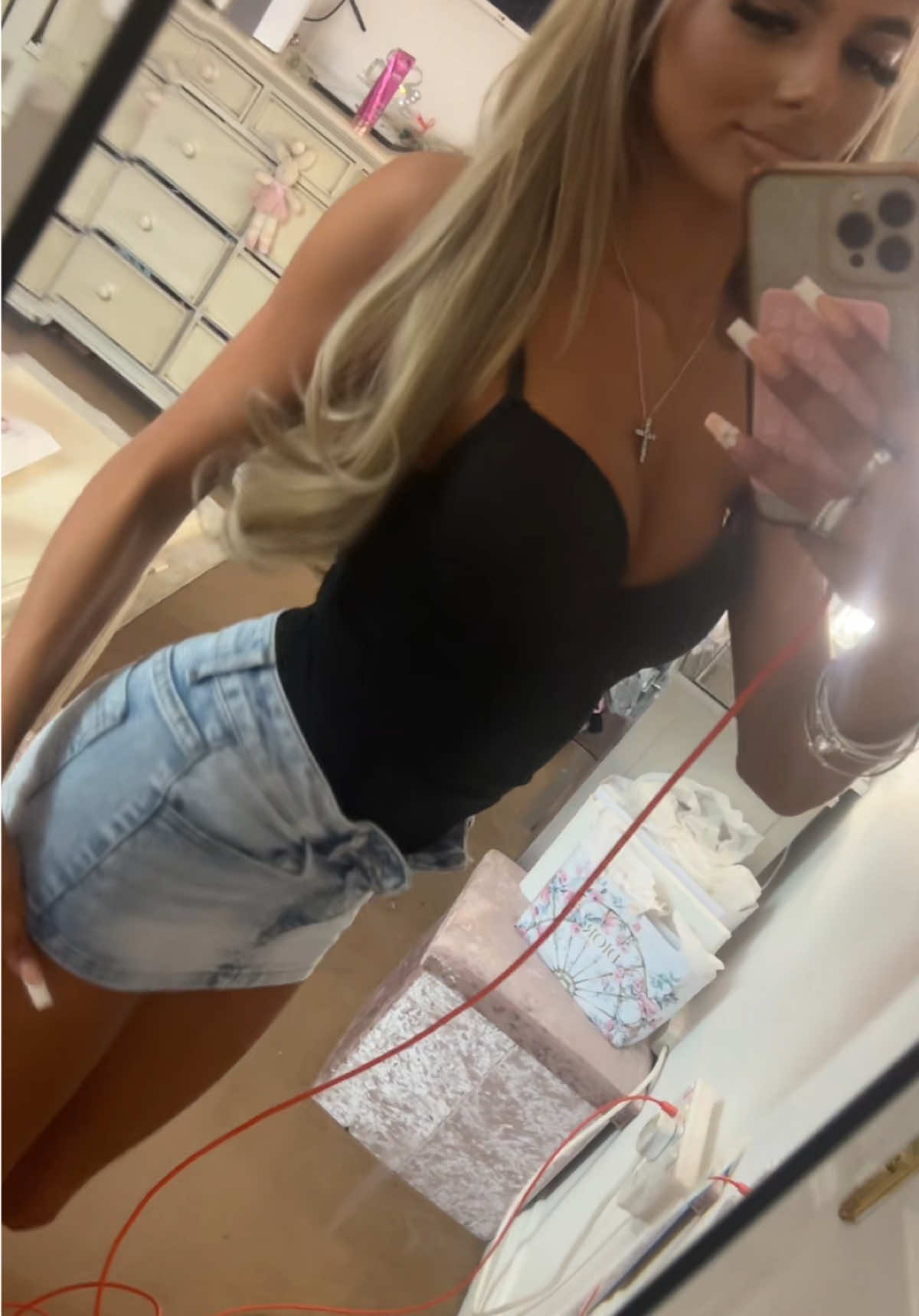 @Isabella ✰