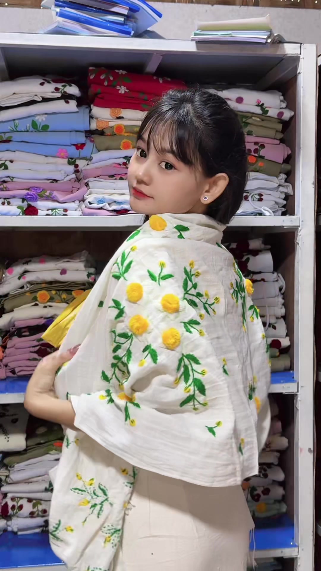 @Wutt Yi (La Wunn San)đ