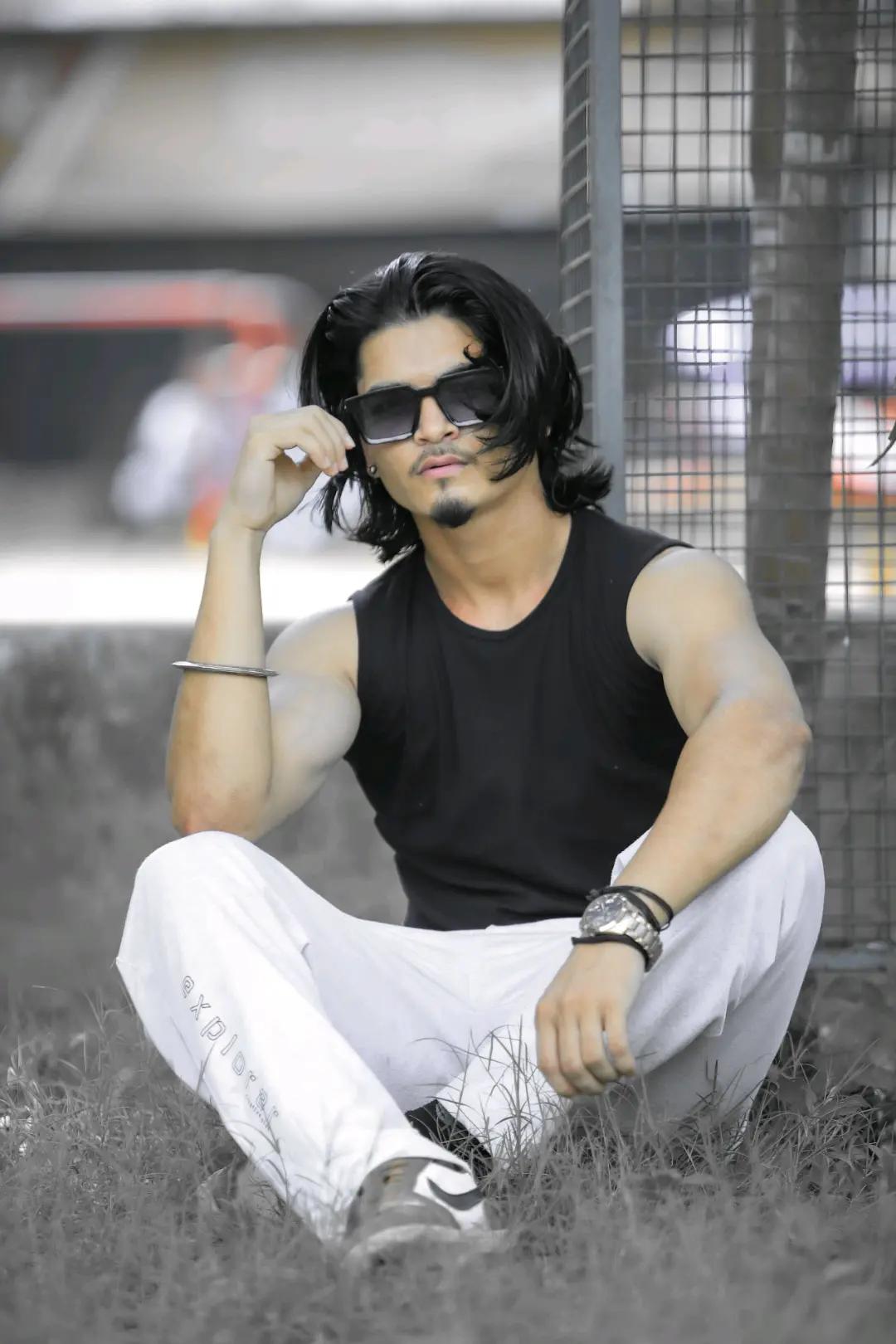 @MR_Roshan