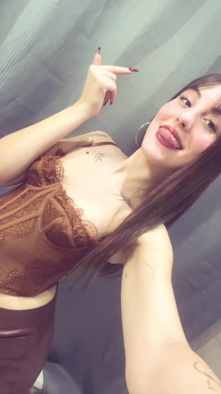 @𝓣𝓪𝓽𝓲.𝓬𝓻𝔂💋