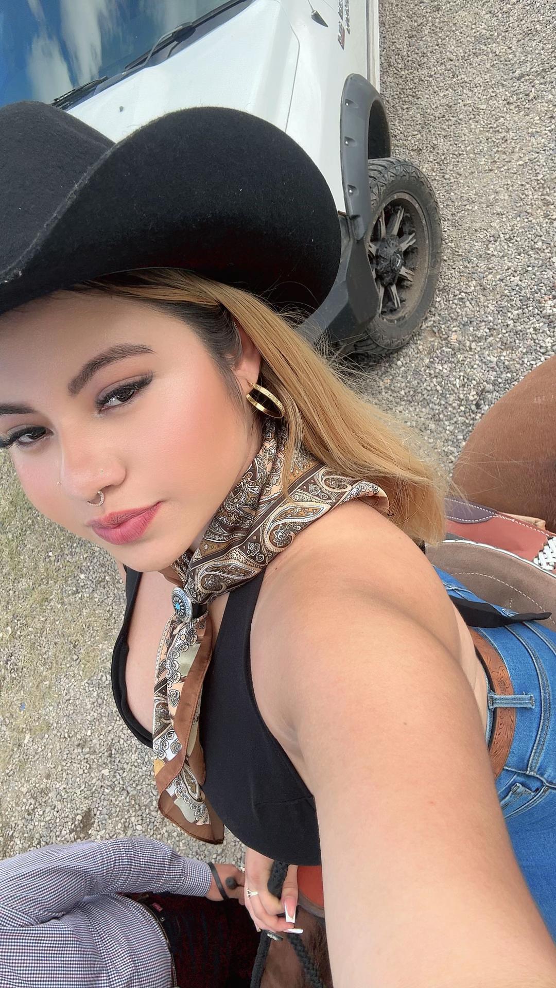 @Kelly B&aacute;rcenas 🥊